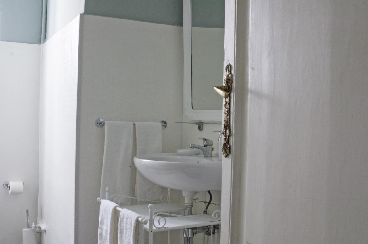 Liberty Two-room In Porta Venezia Mailand